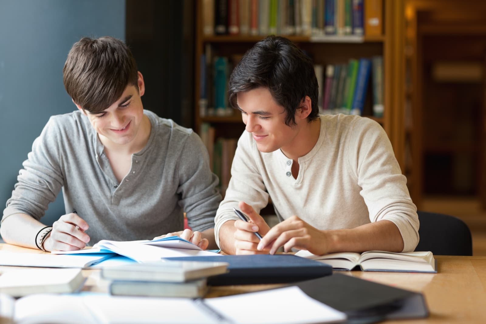 Kalendarz z zaznaczonymi terminami rekrutacji na studia 2026 — lipiec i sierpień